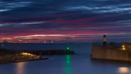 Öresundsbron i skymning den 27 oktober 2017, sedd från Västra hamnen i Malmö