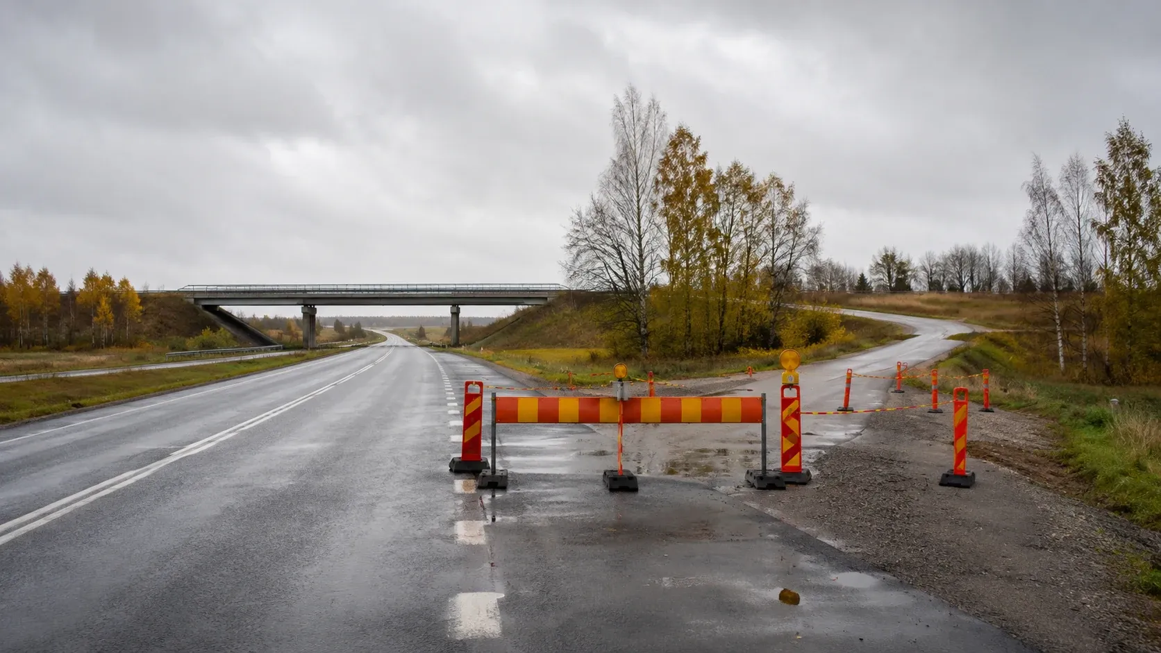 Trafikverket stänger väg 553 i Dingtuna för all trafik